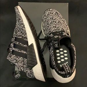NMD R2 size 8
